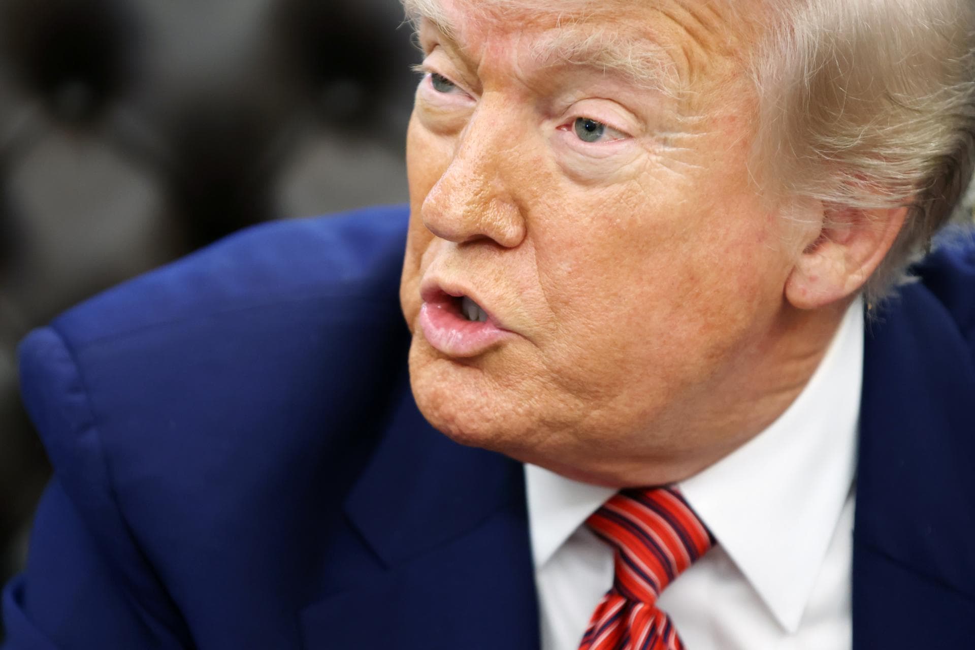 Trump acepta extender negociaciones sobre aranceles 