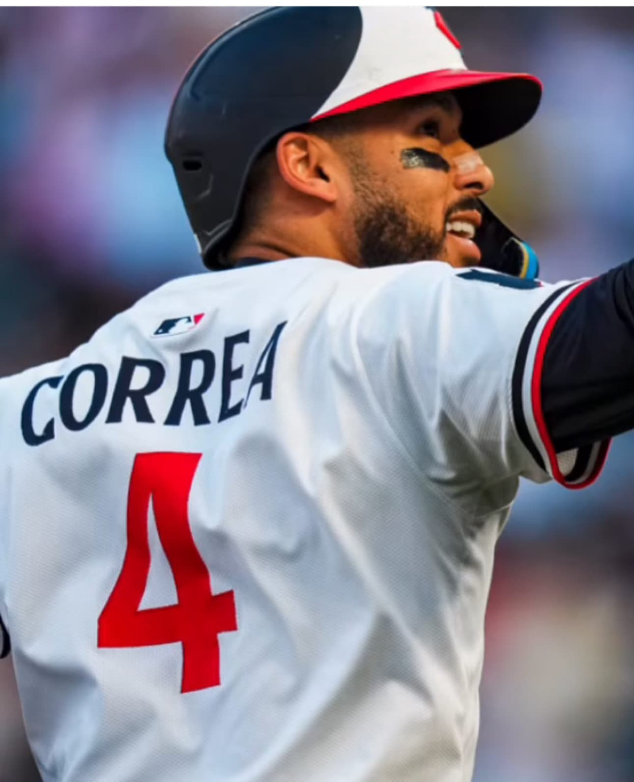 Carlos Correa sufre accidente en juego contra los Orioles 