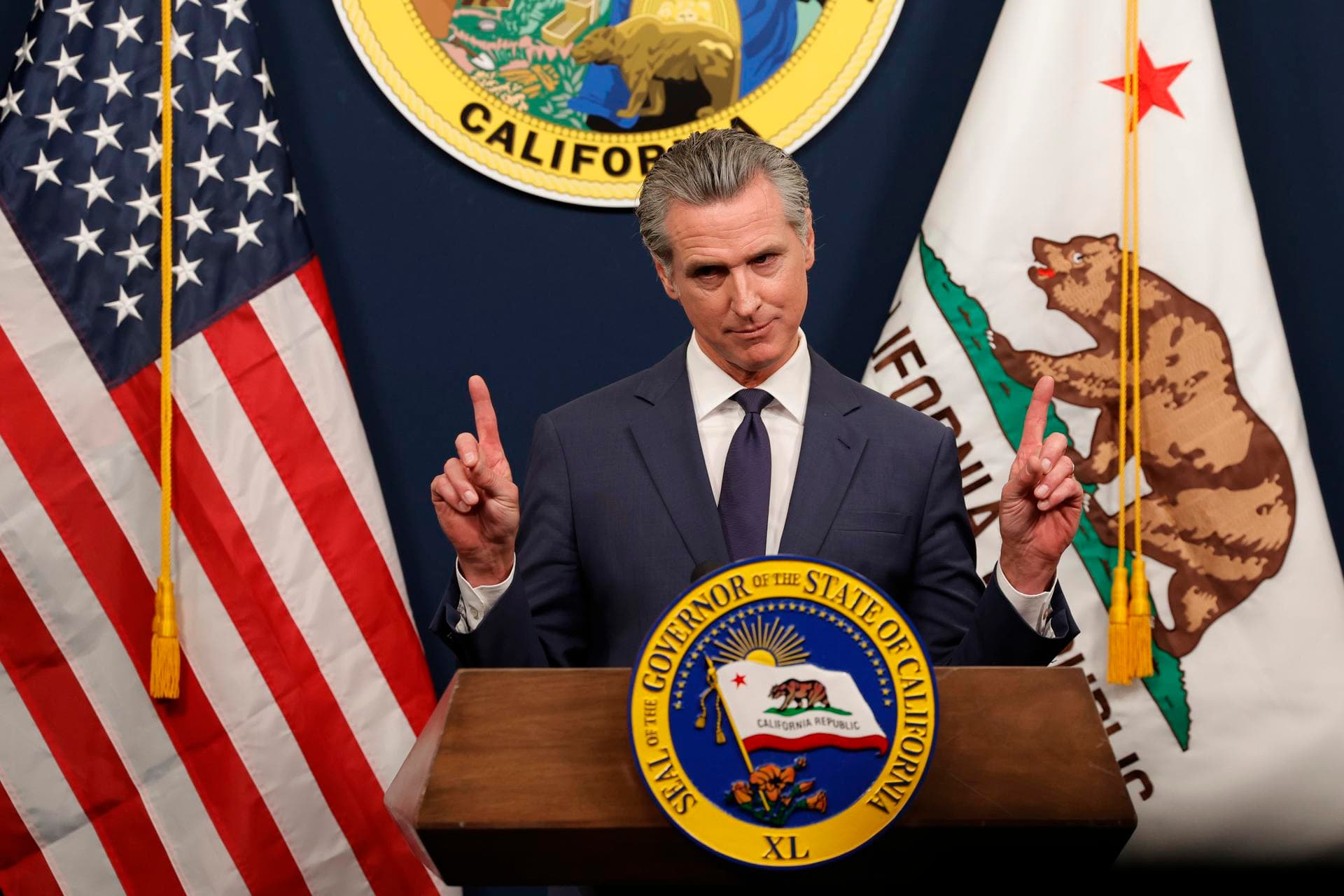 Los Ángeles decreta toque de queda 