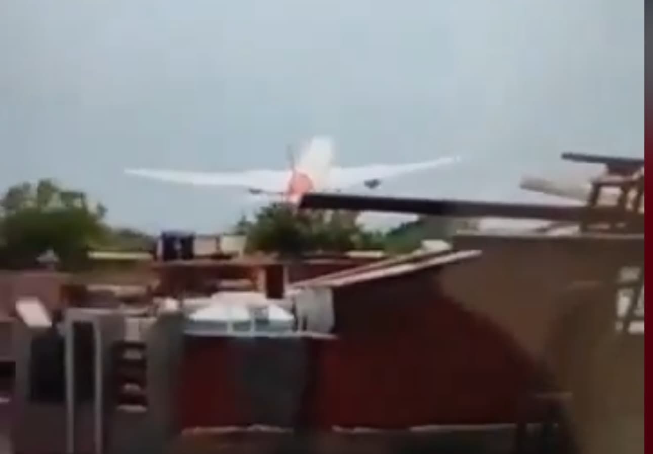Se estrella un vuelo de Air India con 242 pasajeros 