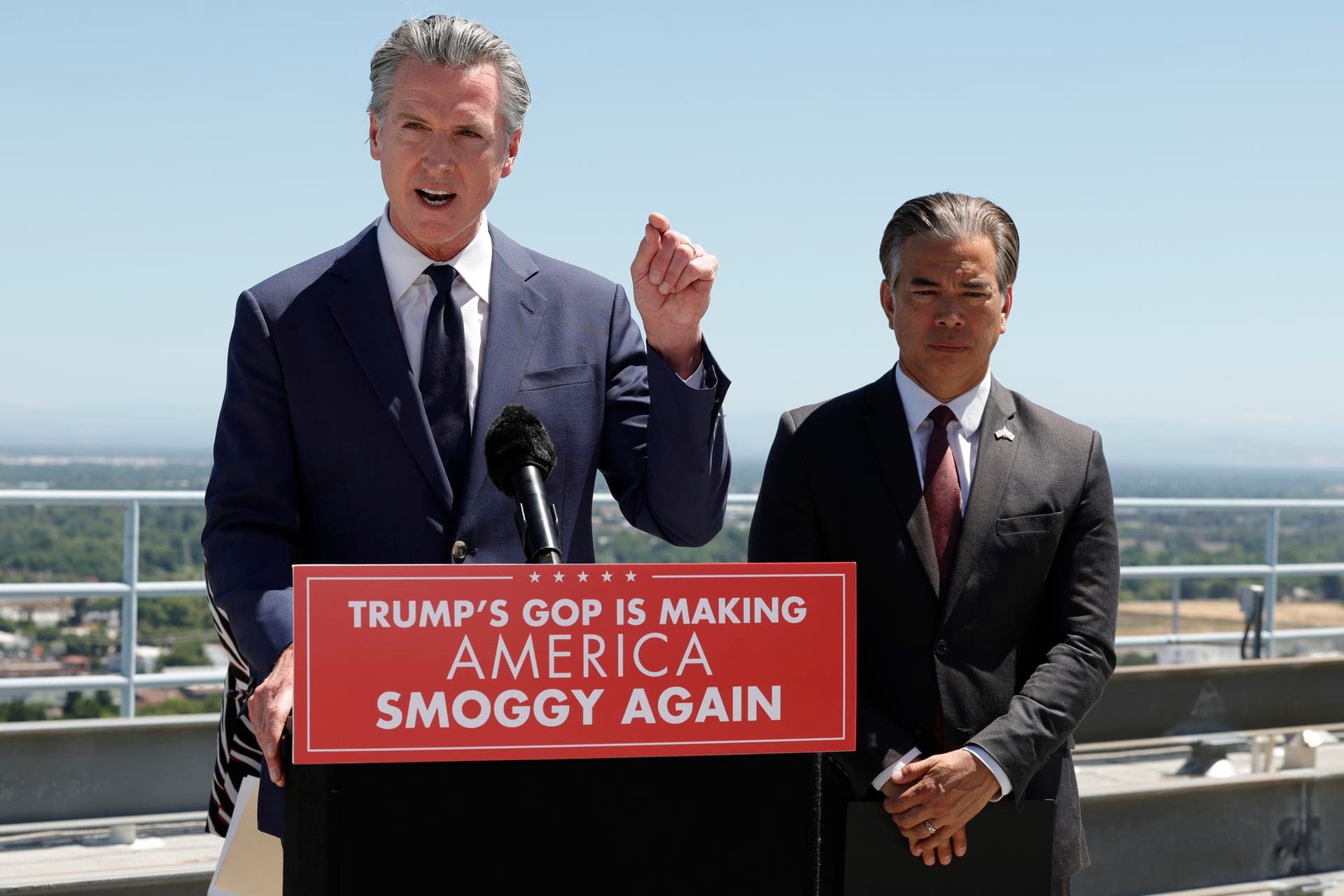 California demanda a Trump por la Guardia Nacional 