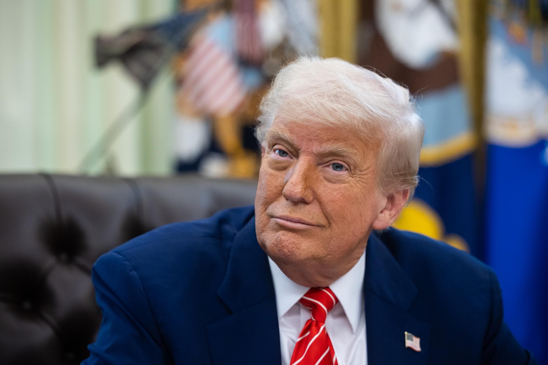 Trump vuelve a pedir al FED que baje las tasas de interés 