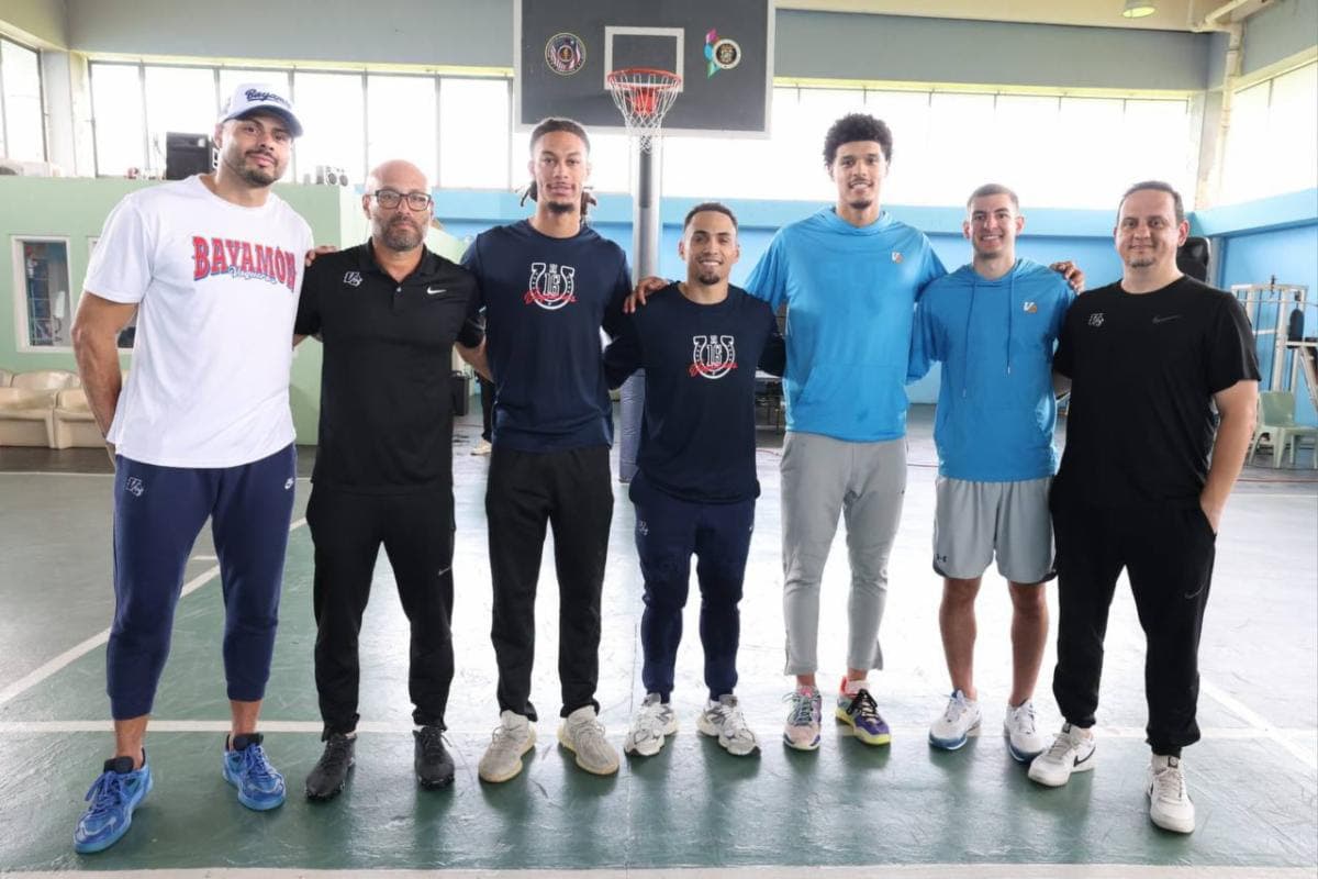 Vaqueros imparten clínicas deportivas a confinados ﻿